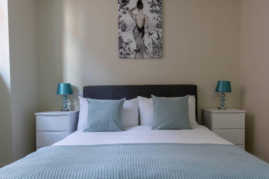 Hereford City Centre - Apartment 4, Isabella House - Modern Apartment In The Heart Of The City - Sleeps 4 Guests - Hosted By Rentmyhouse Εξωτερικό φωτογραφία